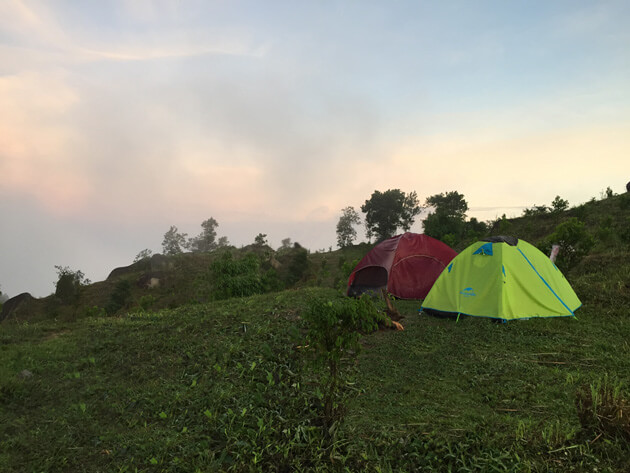 Bình minh trên núi chứa chan